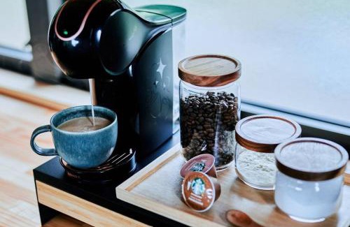 Atami Haus | 相模湾と熱海の街を一望できるサウナと半露天温泉の一軒家