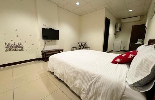 Luodong Haus | 羅東夜市長虹