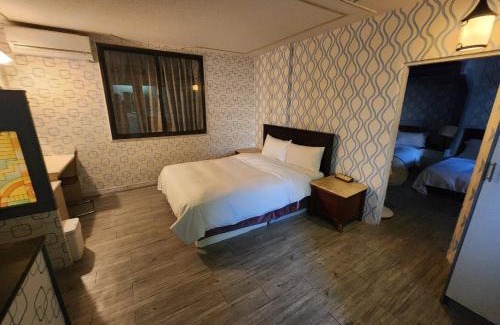 Xuejia District Haus | 荷蘭洋行-寵物友善塩水燈會井仔腳塩田