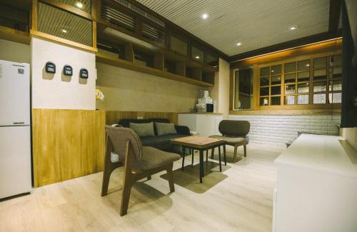 West Central District Haus | 許家古宅 4-6人包棟民宿