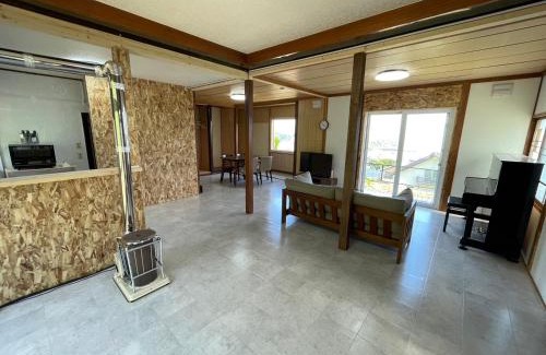 Hakodate Haus | 谷地頭温泉近く！ピアノのある一軒家（English OK）