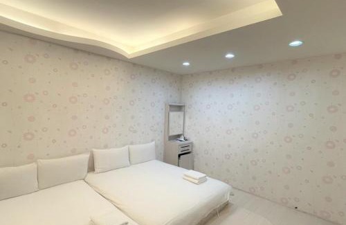 Xitun District Haus | 逢甲福舍