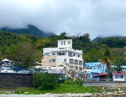 Donghe Haus | 都蘭那界灣海景民宿