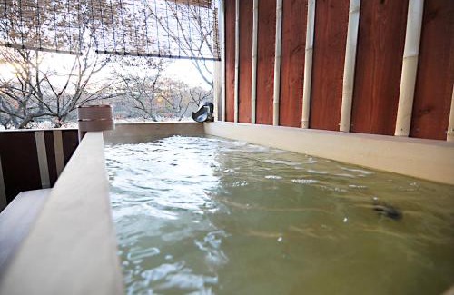 Nasu Haus | 隠れや古民家の宿 えんや 天然温泉露天風呂付きの貸別荘