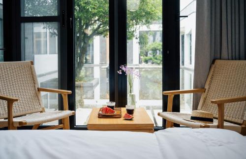 Dujiangyan Hotel | 青城山喜遇安下私汤民宿