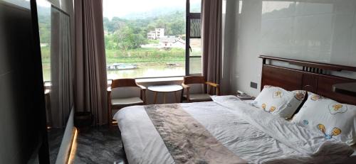 Qingyuan Wohnung | 青龙舫庭院