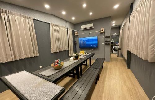 Kaohsiung City Centre Haus | 高雄好日子914包棟KTv民宿