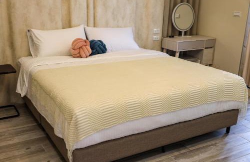 Dongshan Bed & Breakfast | 鴝花甜點民宿 QuHua Sweety B&B