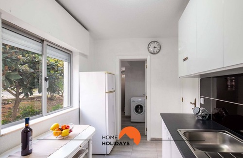 Correeira Wohnung | #002 Donalds Flat by Home Holidays