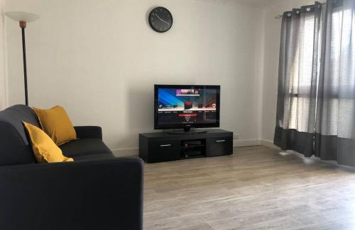 Noisy-le-Grand Wohnung | 02 Bedrooms-Paris-Disneyland-Parking-RER A 3'