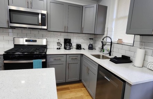 Primos Secane Haus | #02 Master Room + Private Bathroom in Angora