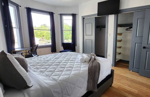 Primos Secane Haus | #02 Master Room + Private Bathroom in Angora