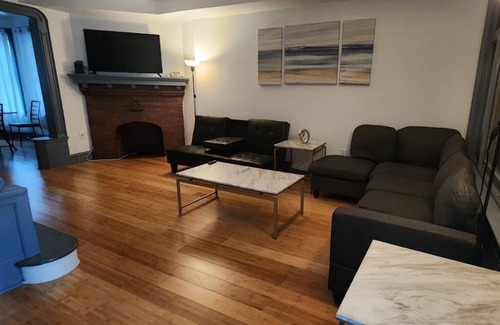 Primos Secane Haus | #02 Master Room + Private Bathroom in Angora