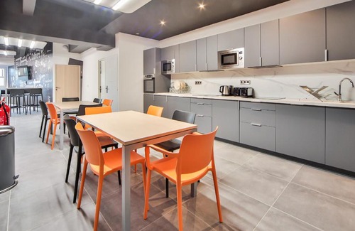 Charenton-le-Pont Wohnung | 03. Chambre double#CoLiving #Loft#HomeCinema#fitness