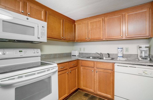 Garden City Eigentumswohnung | 0610 Waters Edge Resort 1 Bedroom Condo by RedAwning