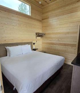 Valle Skihütte | 062B Grand Canyon South Rim Chalet with King Bed