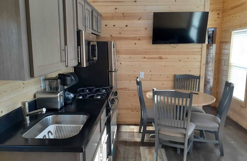Valle Hütte | 065 Tiny Home near Grand Canyon South Rim Sleeps 8