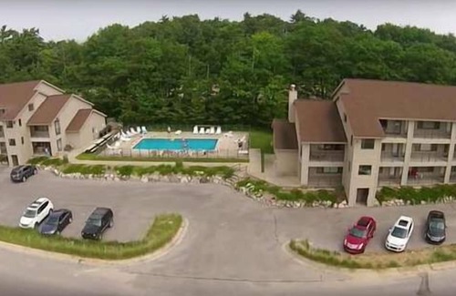 Traverse City Eigentumswohnung | ELK RAPIDS # 07 Grand Traverse Bay CONDO