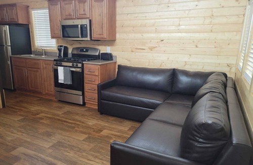 Valle Hütte | 077 Tiny Home near Grand Canyon South Rim Sleeps 8