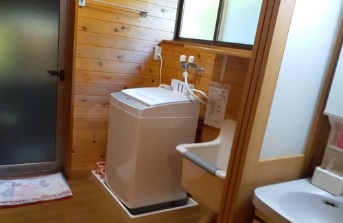 Iida Haus | 1組限定、9人位、家族グループ向き、南信州の田舎の原風景、BBQも楽しめる和風庭園付数寄屋造りのお部屋