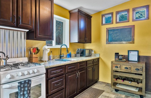 Idyllwild Haus | Von Künstlern entworfen In der Nähe der Stadt Frei von Hunden Eingezäunter Hof Paradies für Hunde / Kinder Pro Cleaned