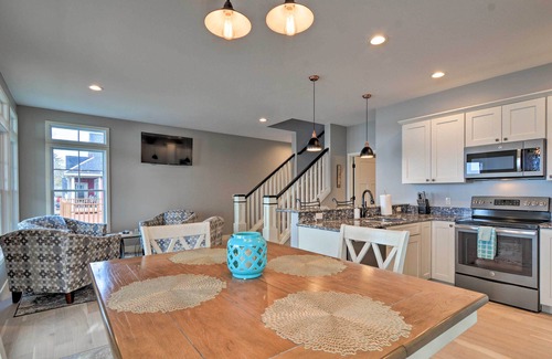 Cadillac Hütte | Lakefront Cadillac Home w / Balkon - Minuten zum Wandern