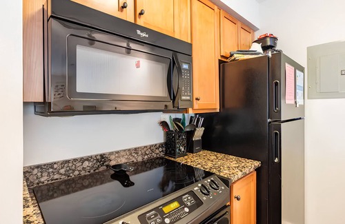 Northeast Virginia Beach Eigentumswohnung | GESENKTE SOMMERPREISE!~ 1. 5 Blocks vom Strand und der Promenade! 2 Bett 2 Bad