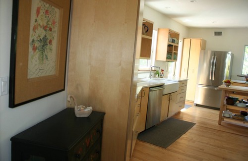 West Tisbury Haus | 1,500' Shore on Deep Bottom Cove, Tisbury Great Pond