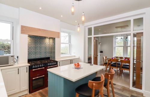 Holestone Moor Hütte | 1 BARLEY COTTAGES, pet friendly, character holiday cottage in Matlock