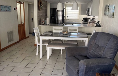 New Smyrna Beach Eigentumswohnung | 1 Bdrm..2019 ganzjährige Zeitfenster ..Great View & Reviews..on the no drive sand