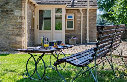 Malmesbury Haus | 1 Bed in Malmesbury 95500