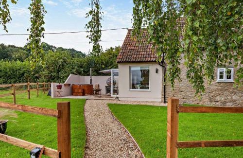 Wedmore Haus | 1 Bed in Wedmore 95582