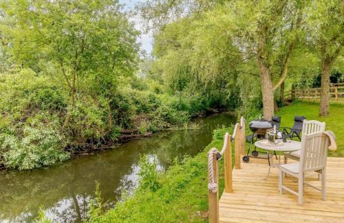 Holworth Haus | 1 Bed in Wool 88099