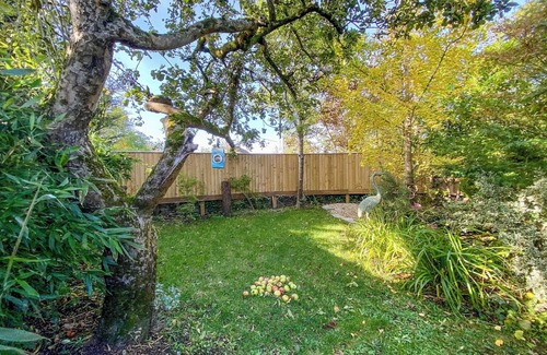 Corsham Hütte | 1 bedroom accommodation in Neston, near Corsham