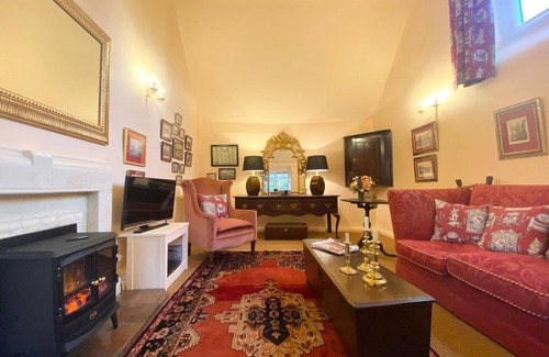 Whaddon Hütte | 1 bedroom accommodation in Steeple Ashton, near Trowbridge