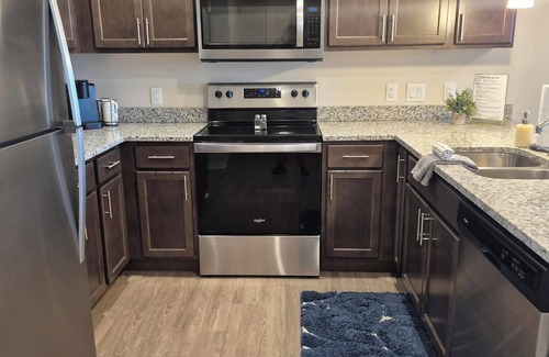 Fenton Wohnung | 1-Bedroom apartment in Fenton, MI with Wi-Fi, Fitness Center, & in-unit Laundry!