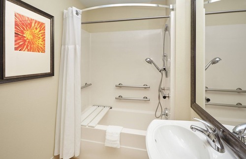 Glenview Eigentumswohnung | 1 Bedroom | Free Breakfast Buffet, Indoor Pool