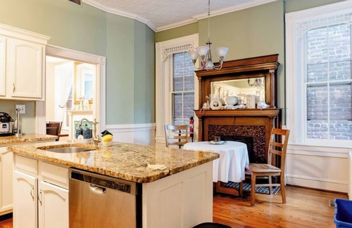 Ghent Haus | 1-Bedroom in Historic Victorian Home - Shared Bath, Unit #5