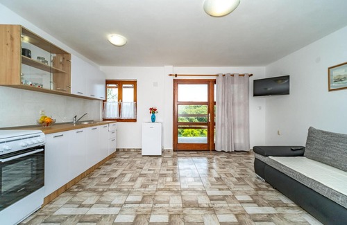 Generalski Stol Haus | Schönes Haus mit 1 Schlafzimmer in Duga.