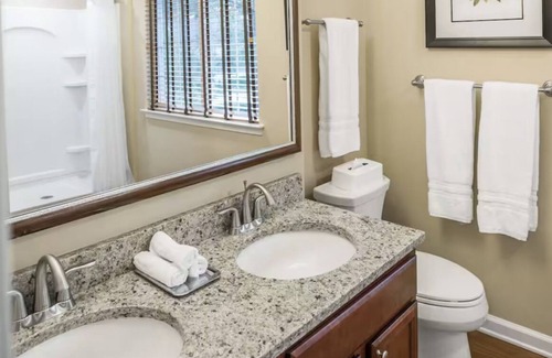 Berkeley Resort | 1 Bedroom Suite @ The Historic Powhatan Resort