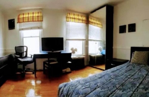 South Slope Haus | 1 bedroom Suite with Kitchenette, Entire Second Floor in Park Slope House