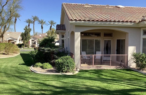 Desert Palms Haus | 1-Bedroom Villa in Sun City Palm Desert with Golf Cart