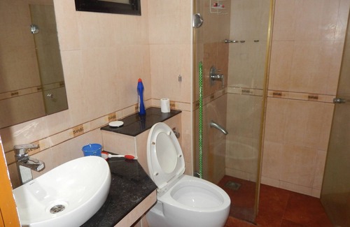 Arpora Wohnung | 1 BHK Apt auf Calangute - Baga - Anjuna Rd. Arpora, Goa, Indien (schläft 4)