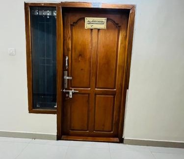 North Nada Wohnung | 1 BHK flat at Guruvayur - Sooryamadhavam Apartments-only for pilgrims