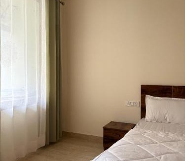 Tapovan Wohnung | 1 BHK Upper Tapovan Eternal Stayz