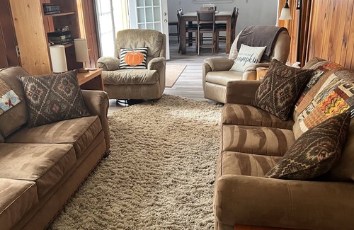 Standish Haus | 1 block from the Saginaw bay. 1.5 miles from the casino. 5300 pleasant drive