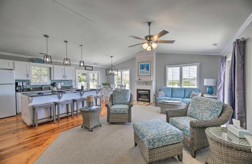 Emerald Isle Haus | 1 Block to Beach Emerald Isle Gem with Ocean View