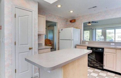 Croatan Beach Haus | 1 Block zum Strand! Delightful & geräumig! 4 BR / 3. 5BA Virginia Beach Ferienhaus