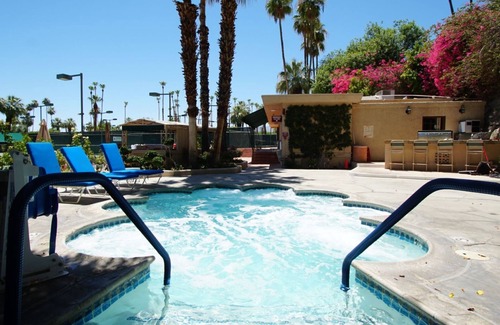 Historic Tennis Club Eigentumswohnung | 1-BR Condo near Palm Canyon Drive | Pools + Spa