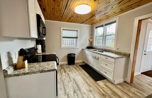 New Smyrna Beach Haus | #1 Choice! - Walk to EVERYTHING New Smyrna Beach!